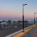 Beachfront Penthouse With Terrace In Sabinillas Apartman